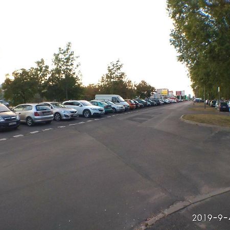 2020 Zwyciestwa 18 - Mieszkanie / Kawalerka / Studio Poznan Bagian luar foto