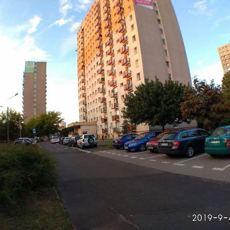 2020 Zwyciestwa 18 - Mieszkanie / Kawalerka / Studio Poznan Bagian luar foto