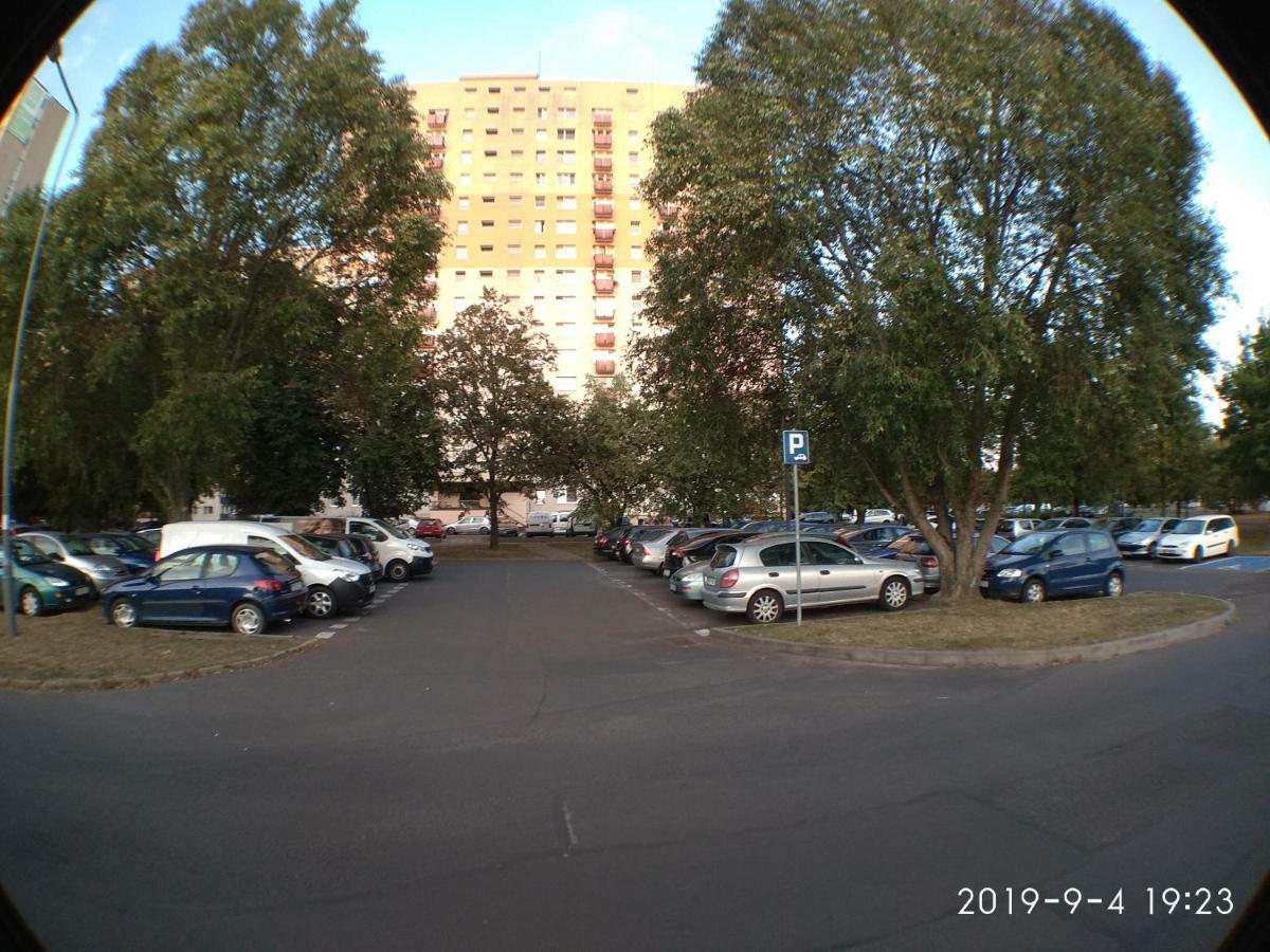 2020 Zwyciestwa 18 - Mieszkanie / Kawalerka / Studio Poznan Bagian luar foto