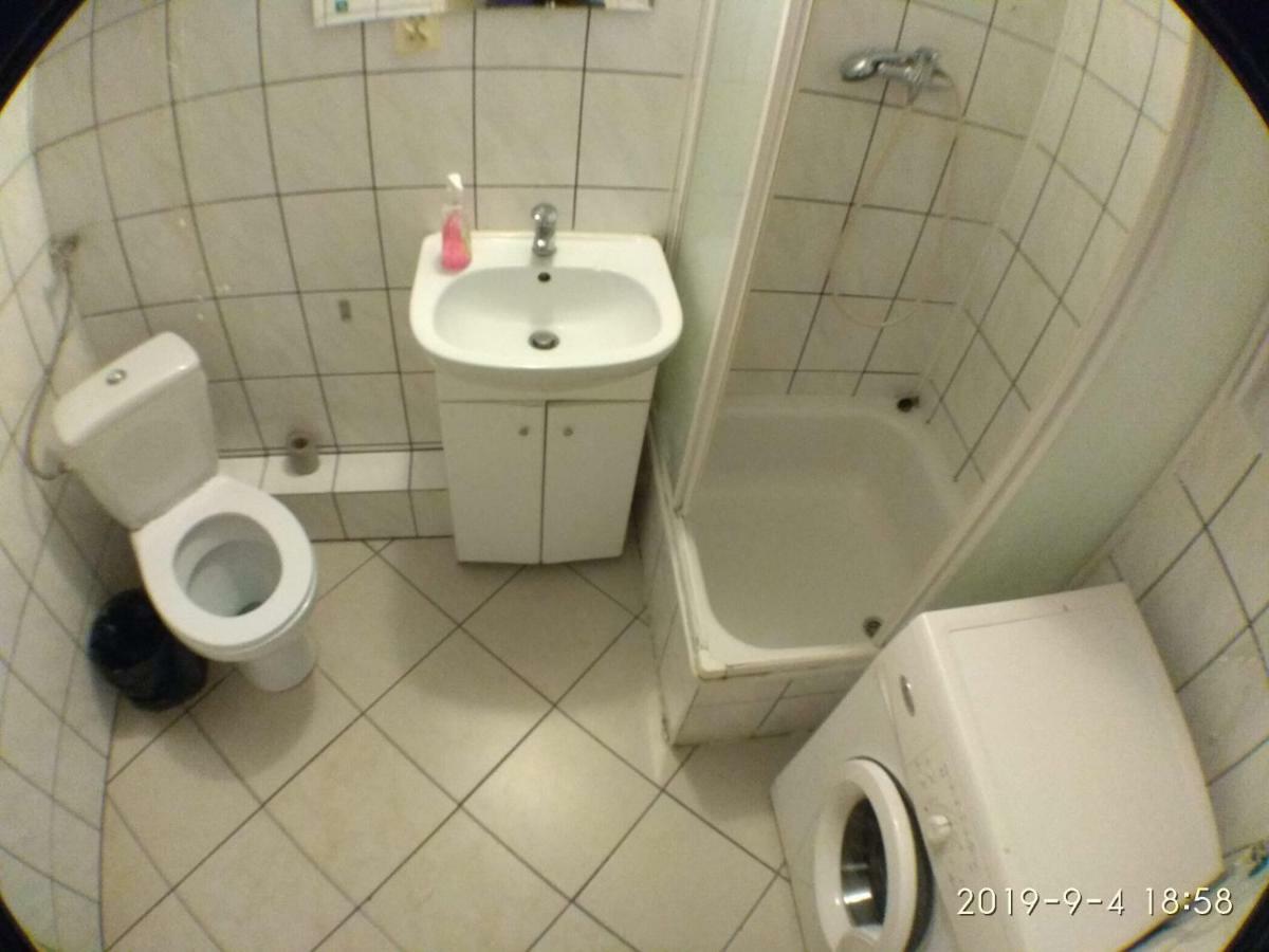 2020 Zwyciestwa 18 - Mieszkanie / Kawalerka / Studio Poznan Bagian luar foto
