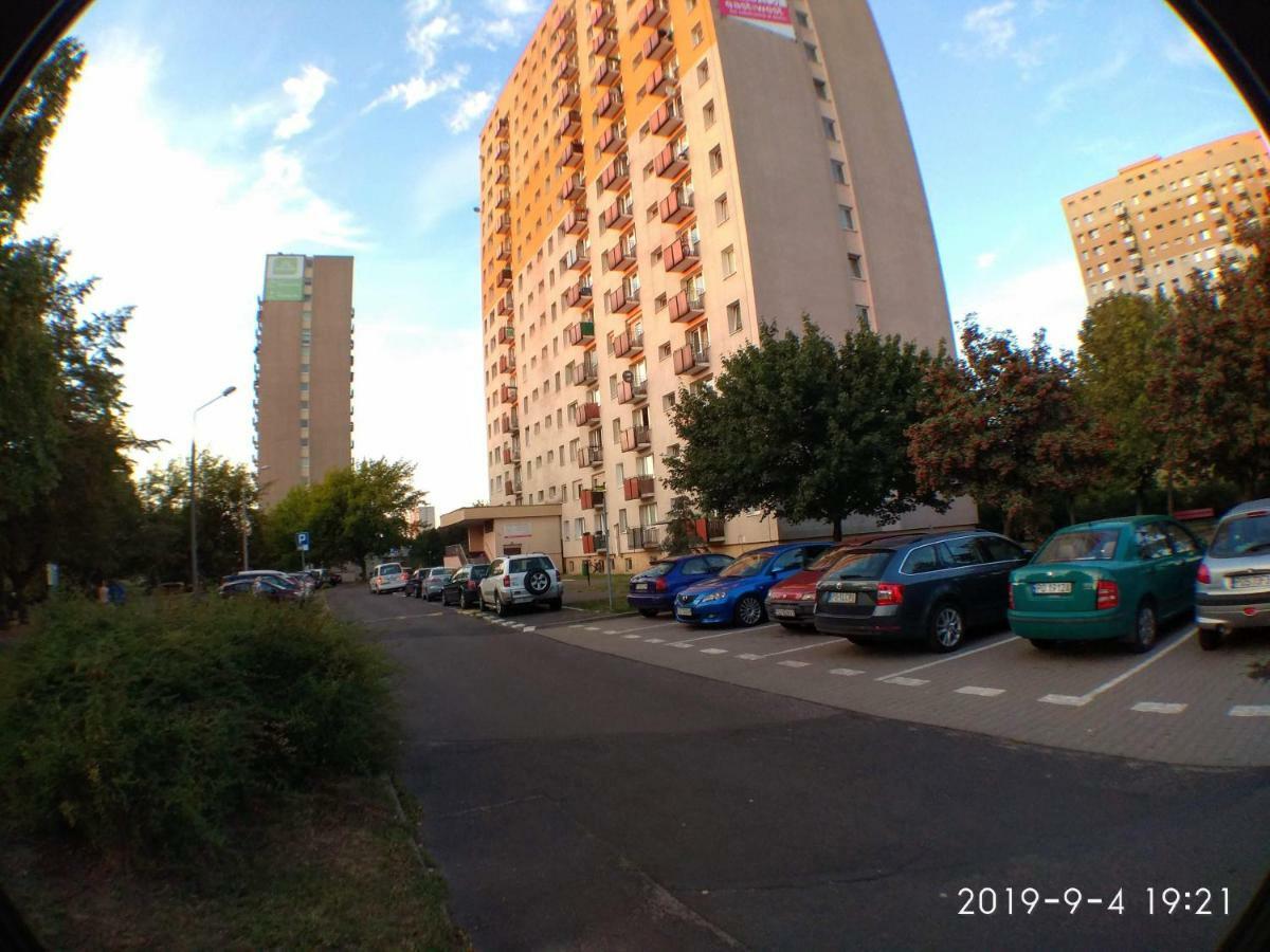 2020 Zwyciestwa 18 - Mieszkanie / Kawalerka / Studio Poznan Bagian luar foto