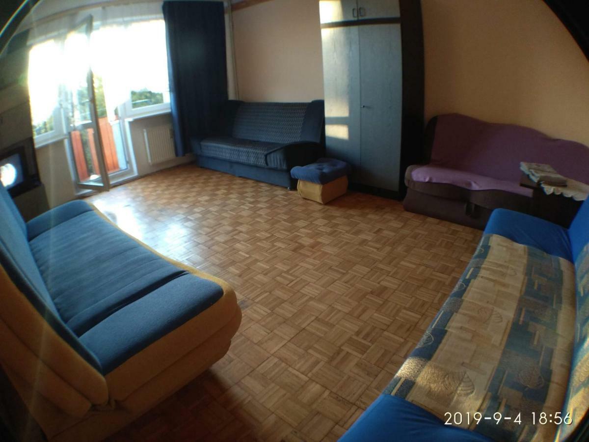 2020 Zwyciestwa 18 - Mieszkanie / Kawalerka / Studio Poznan Bagian luar foto